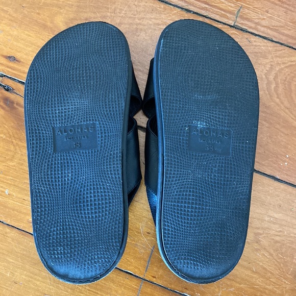 ALOHAS designer sandals - Picture 9 of 10